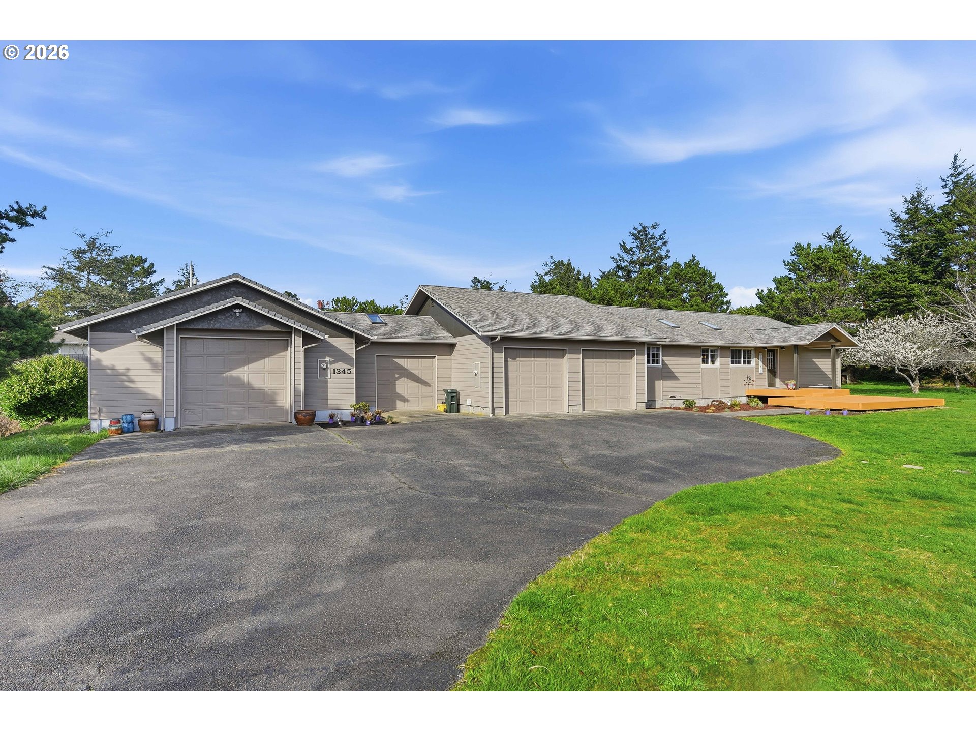 1345 SANFORD ST, CoosBay, OR 97420