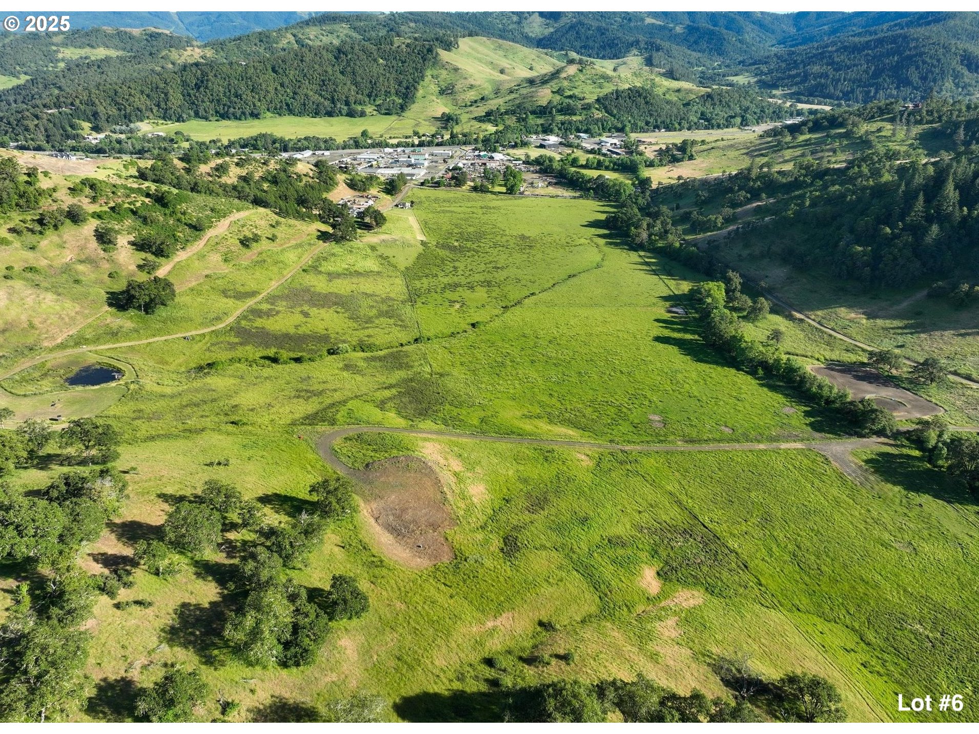 955 KESTER RD, Roseburg, OR 97470