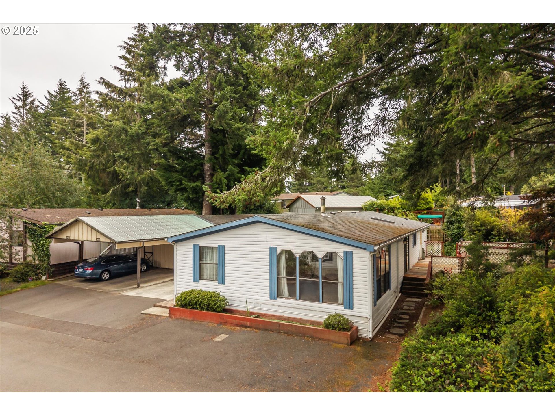 1445 VILLAGE PINES AVE, CoosBay, OR 97420