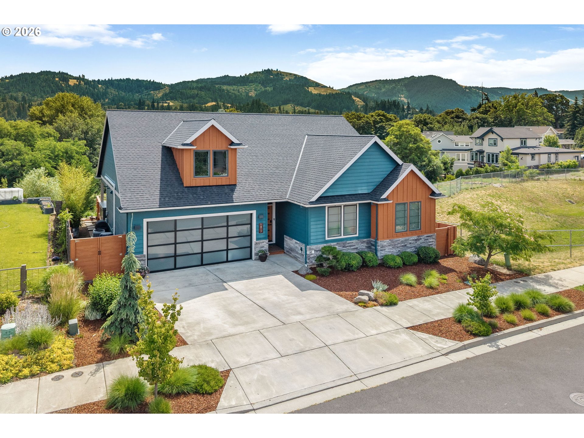 1817 3RD ST, HoodRiver, OR 97031