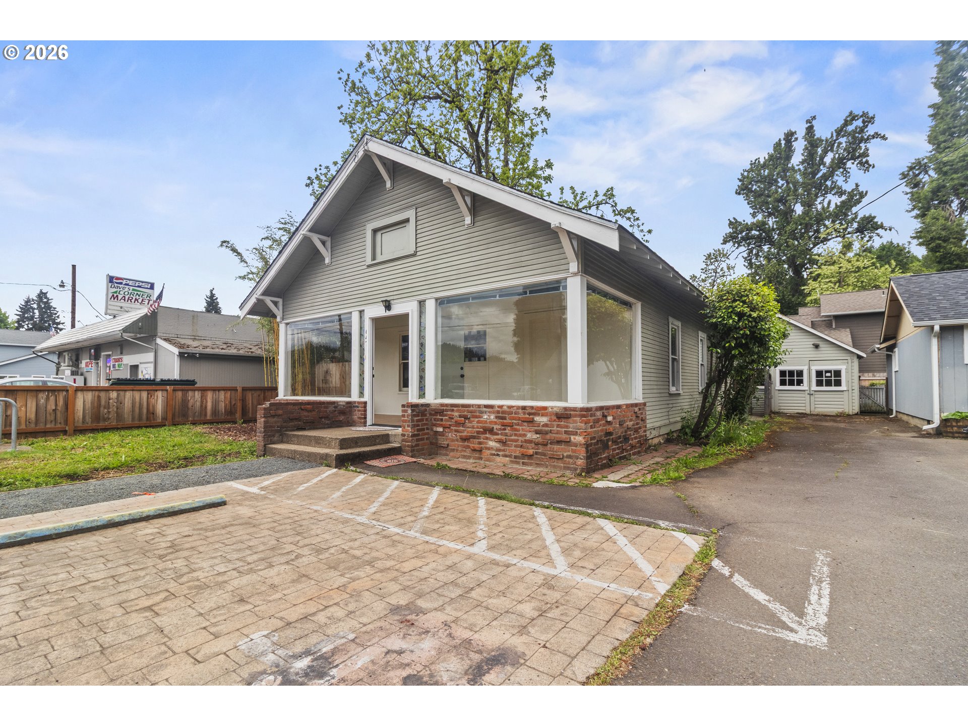 647 9TH ST, CottageGrove, OR 97424