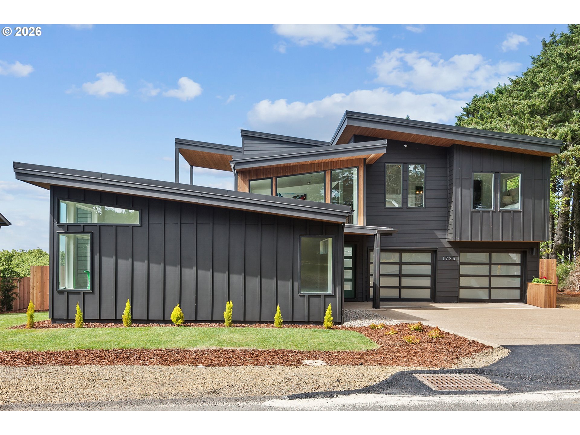 1735 39TH ST, LincolnCity, OR 97367
