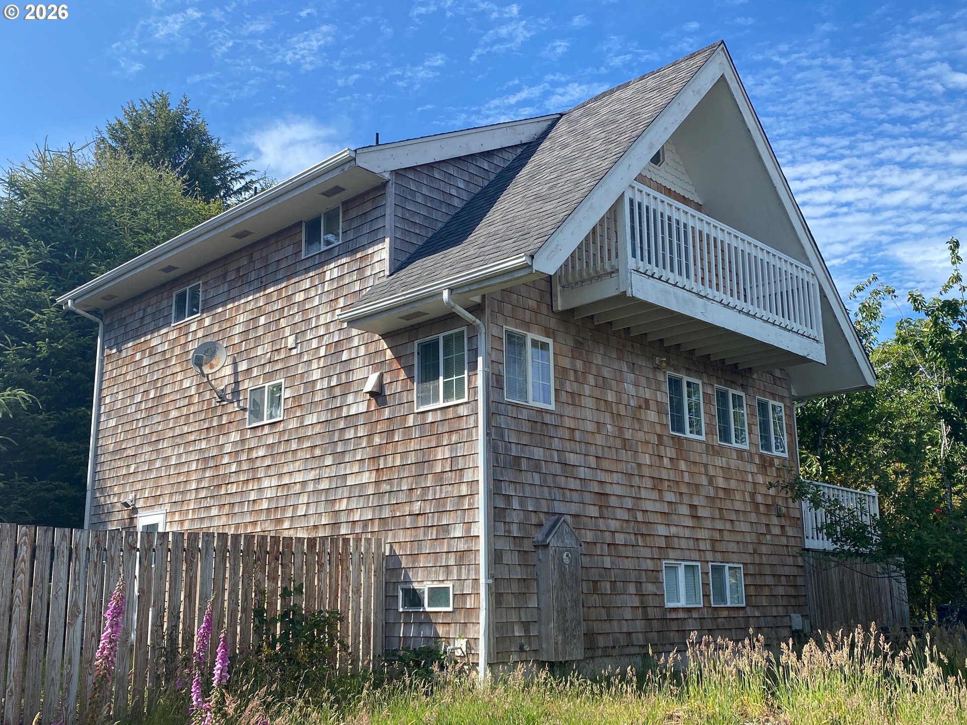 1017 LAKE DR, LincolnCity, OR 97367