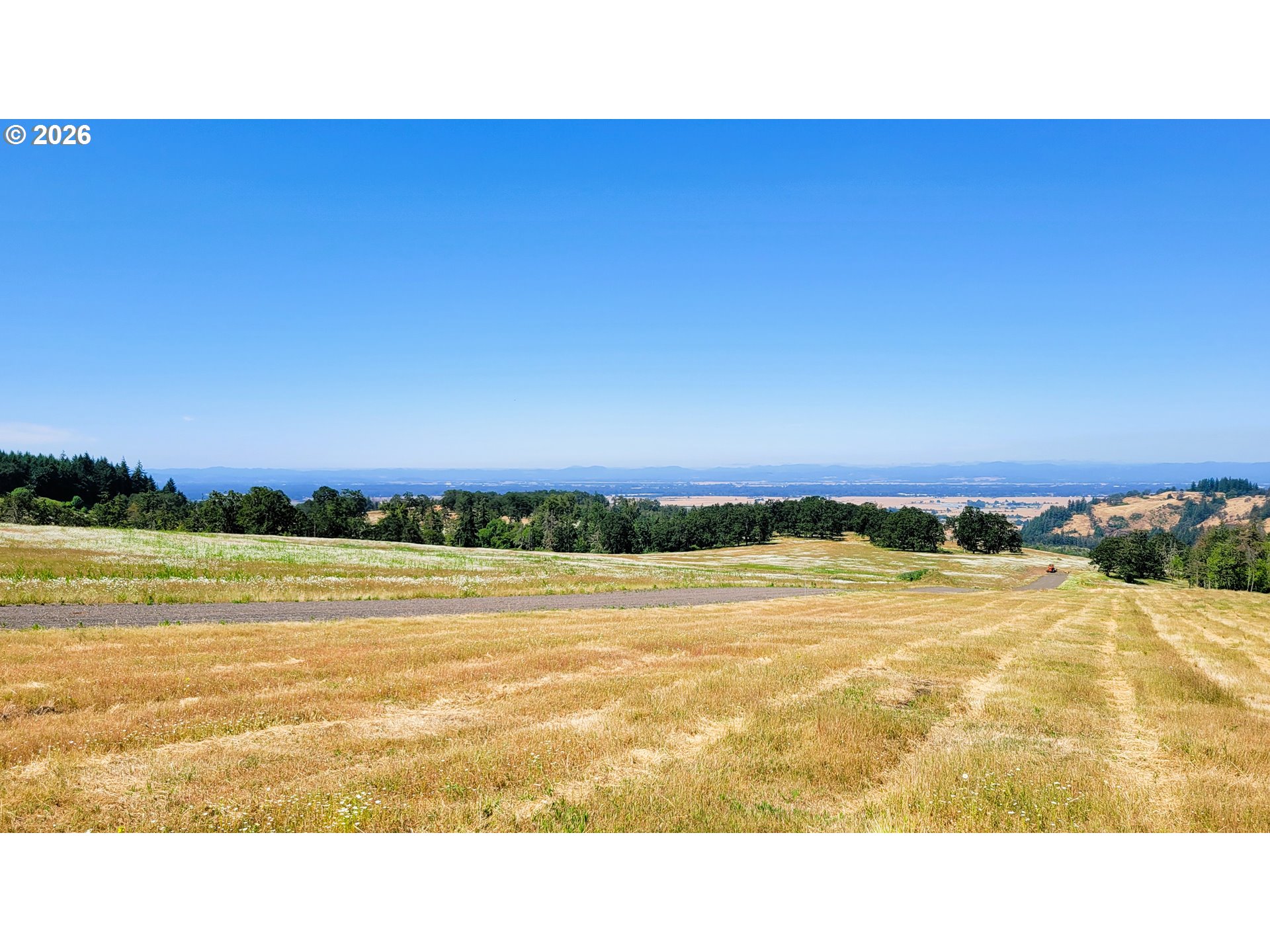 34086 Mt Tom DR, Harrisburg, OR 97446