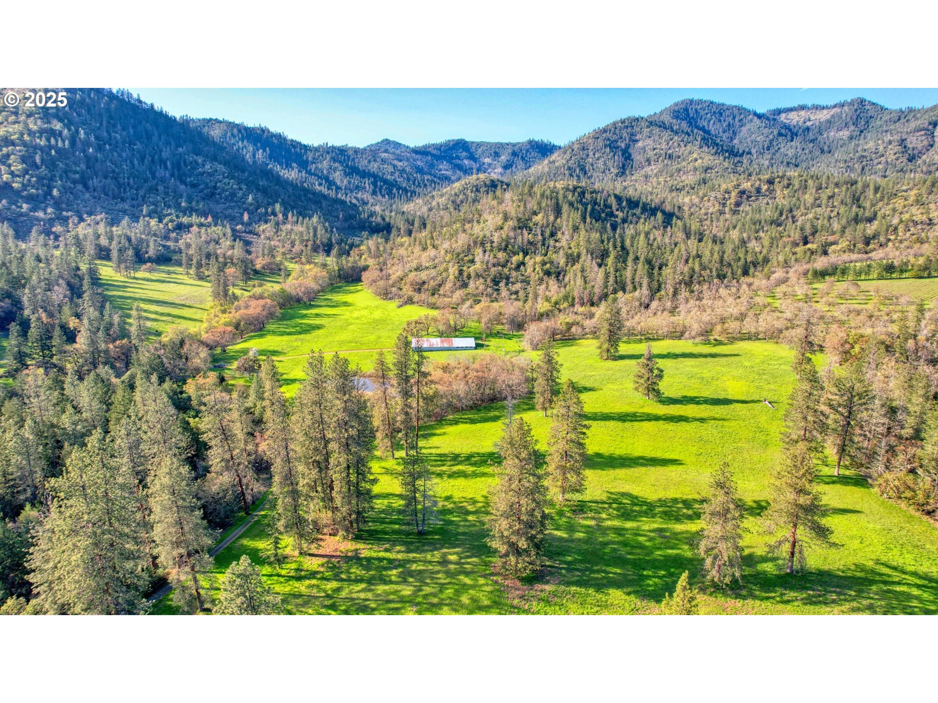 858 MISSOURI FLAT RD, GrantsPass, OR 97527