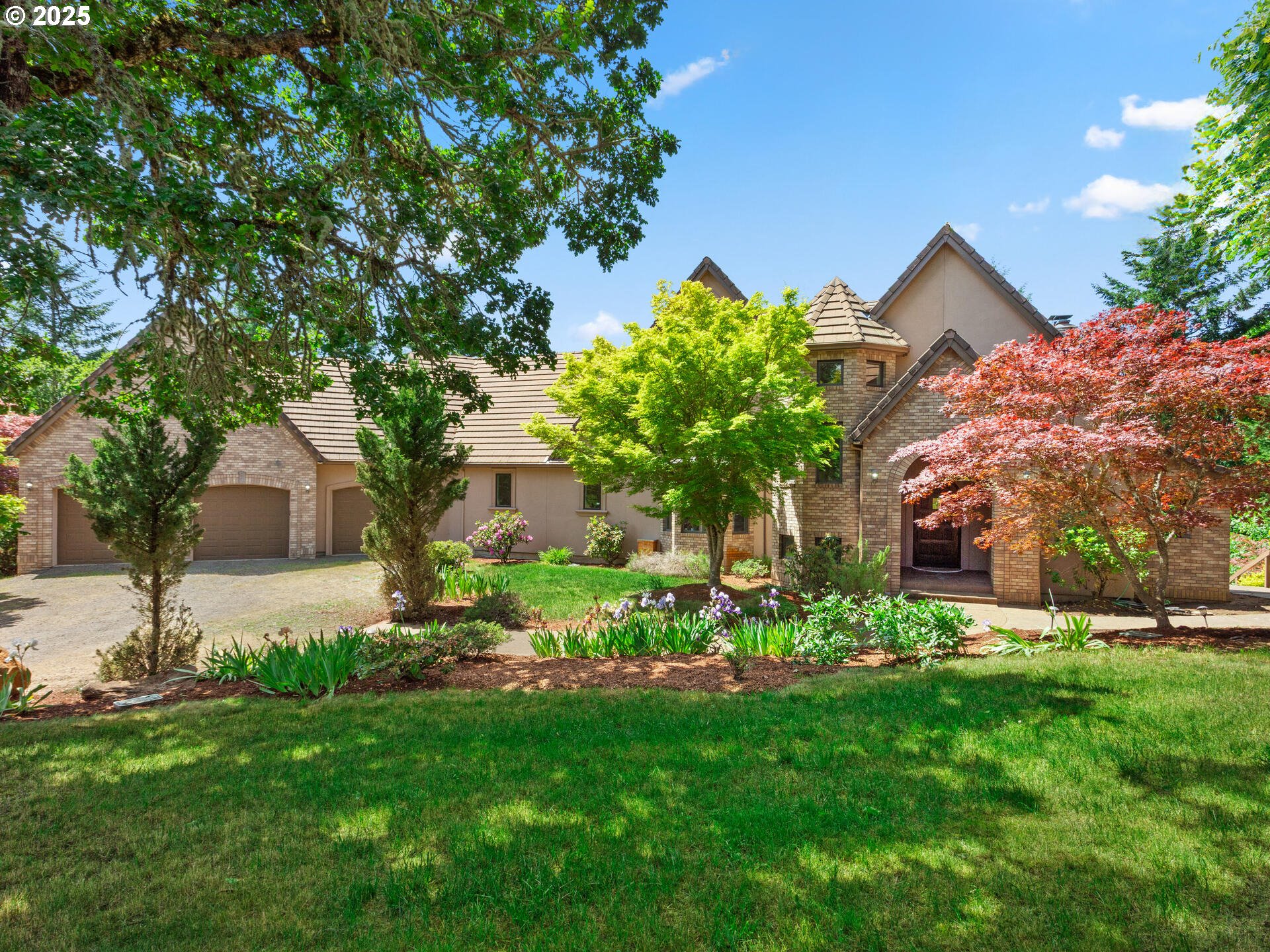 8801 WALNUT DR, Amity, OR 97101