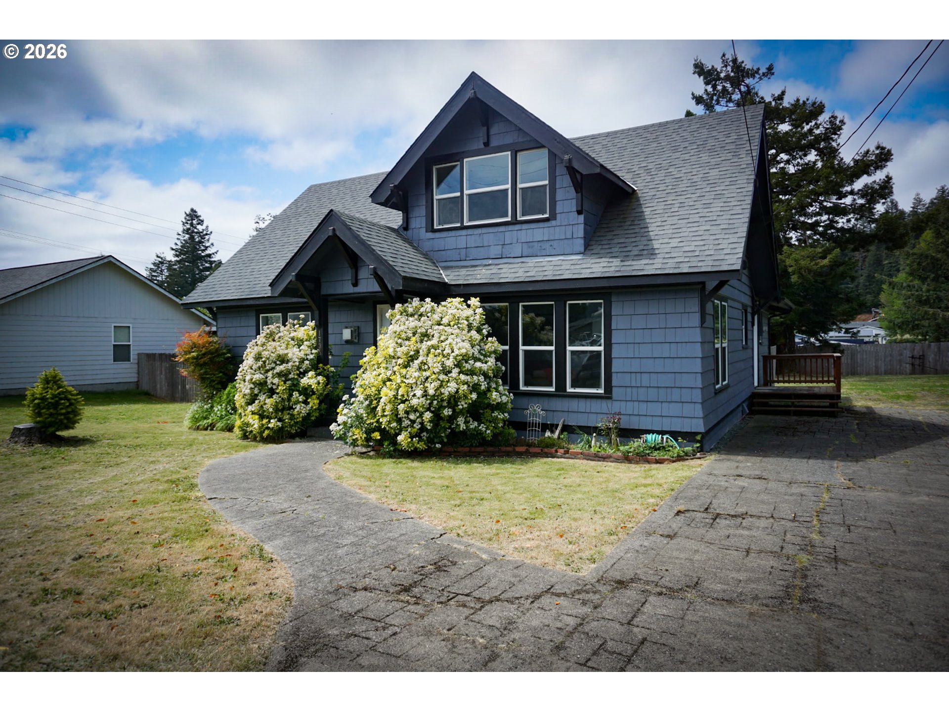1735 ELM ST, Coquille, OR 97423