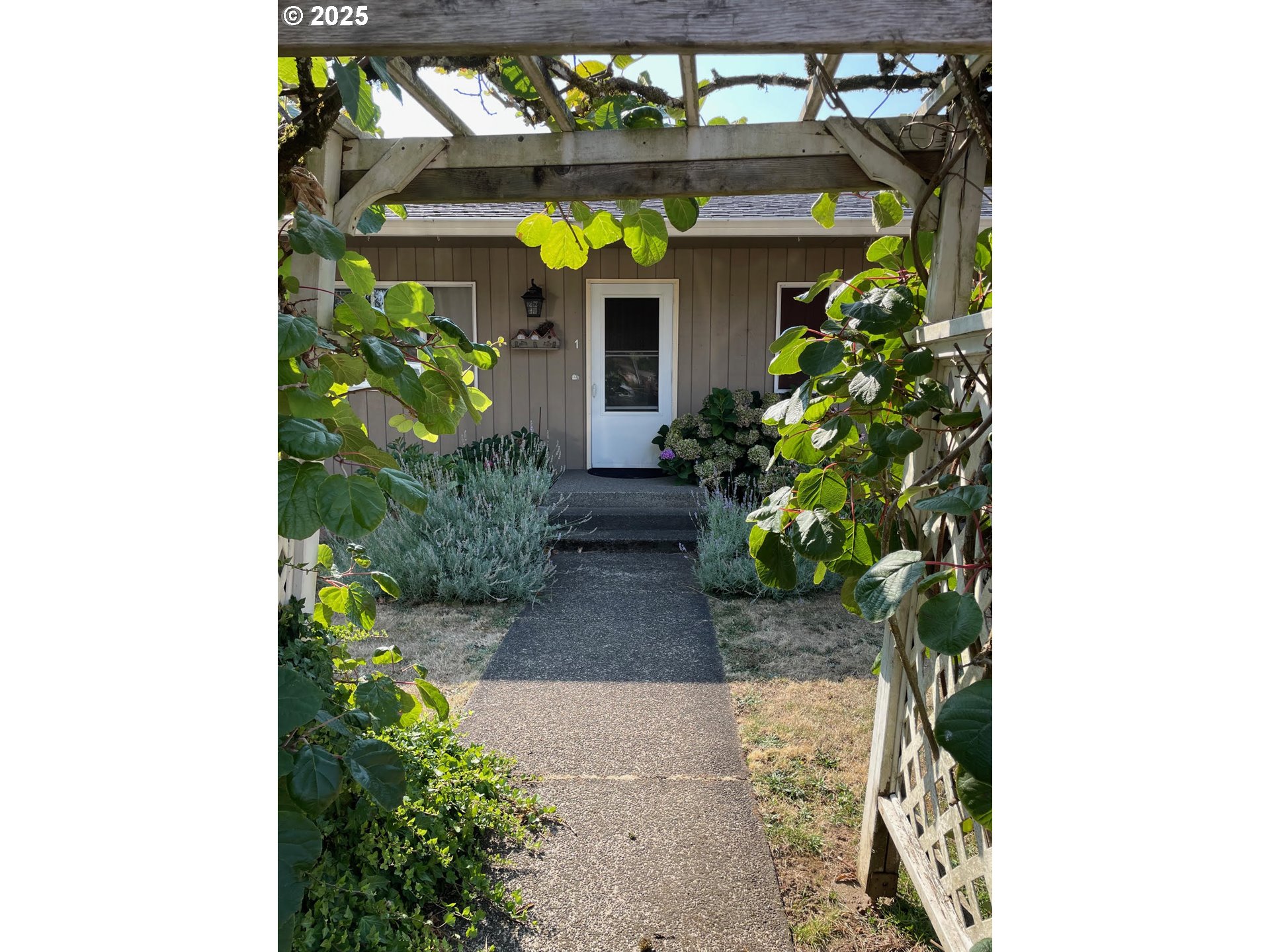 35218 SYKES RD, StHelens, OR 97051