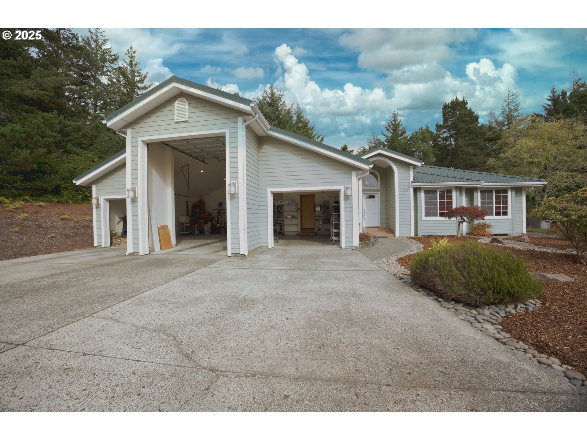 2184 13TH ST, Florence, OR 97439