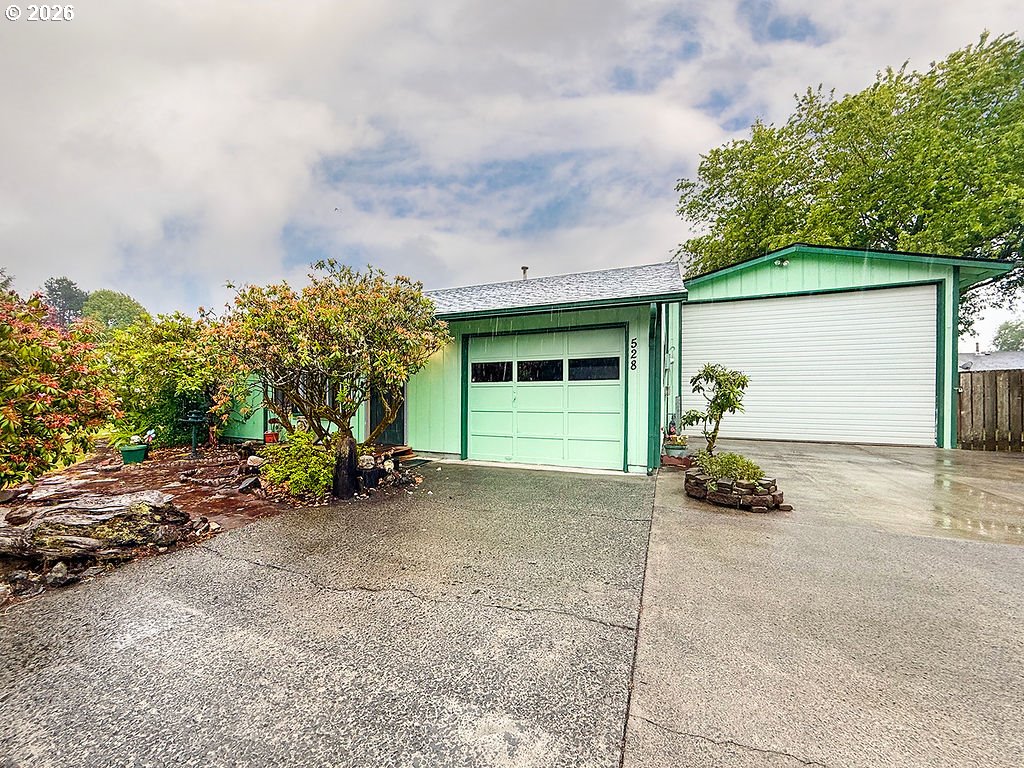 528 1ST ST, Warrenton, OR 97146
