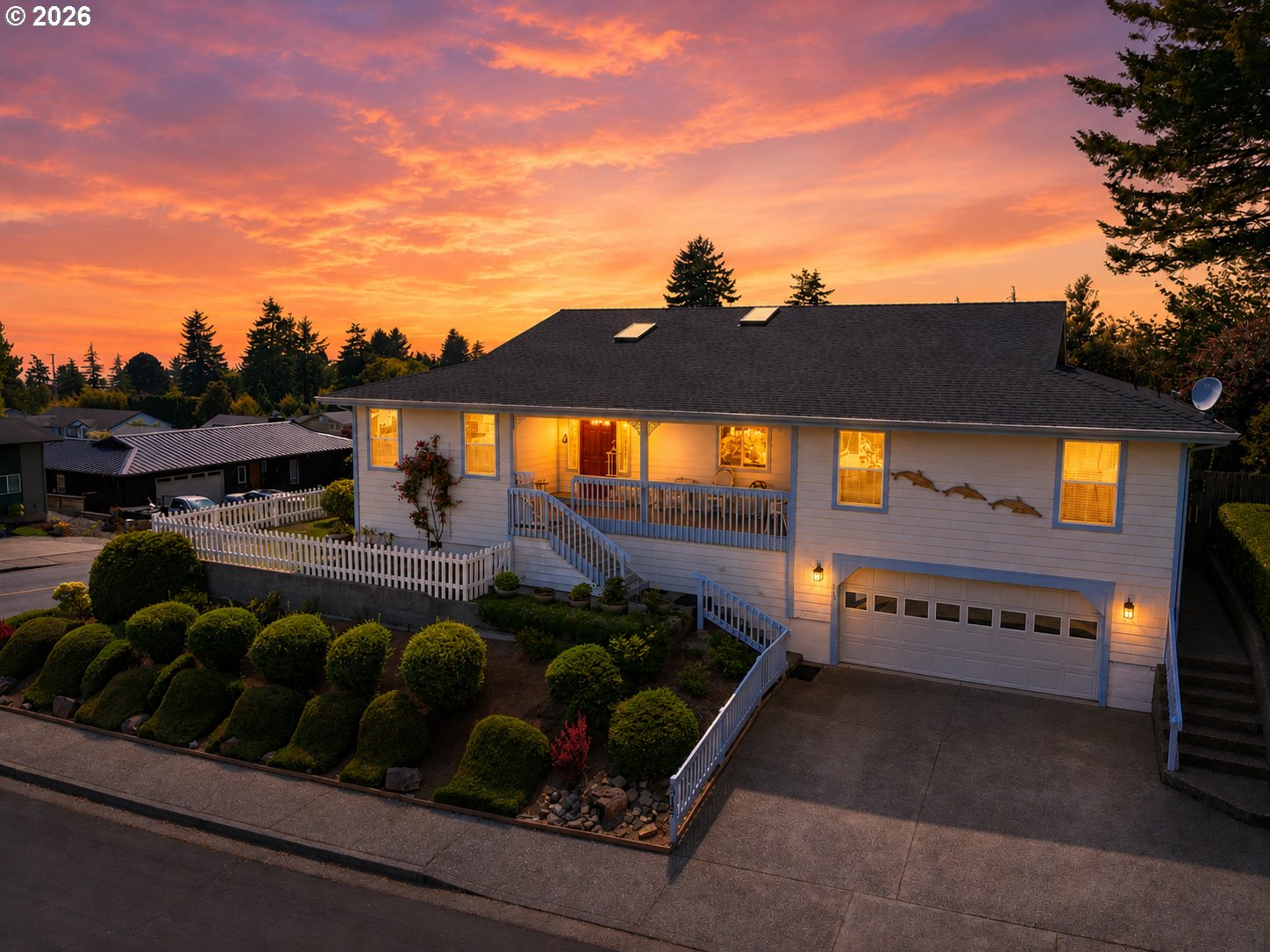 815 CRESTWOOD PL, Brookings, OR 97415
