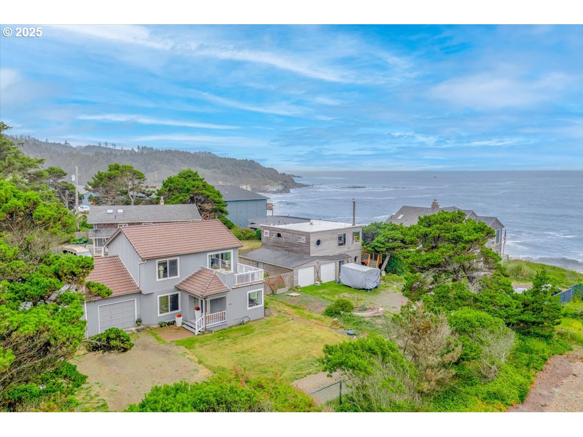 60 RAVEN LN, DepoeBay, OR 97341