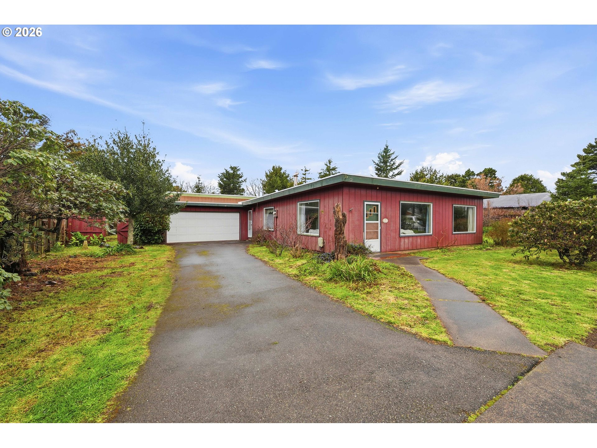830 CHICAGO AVE, Bandon, OR 97411