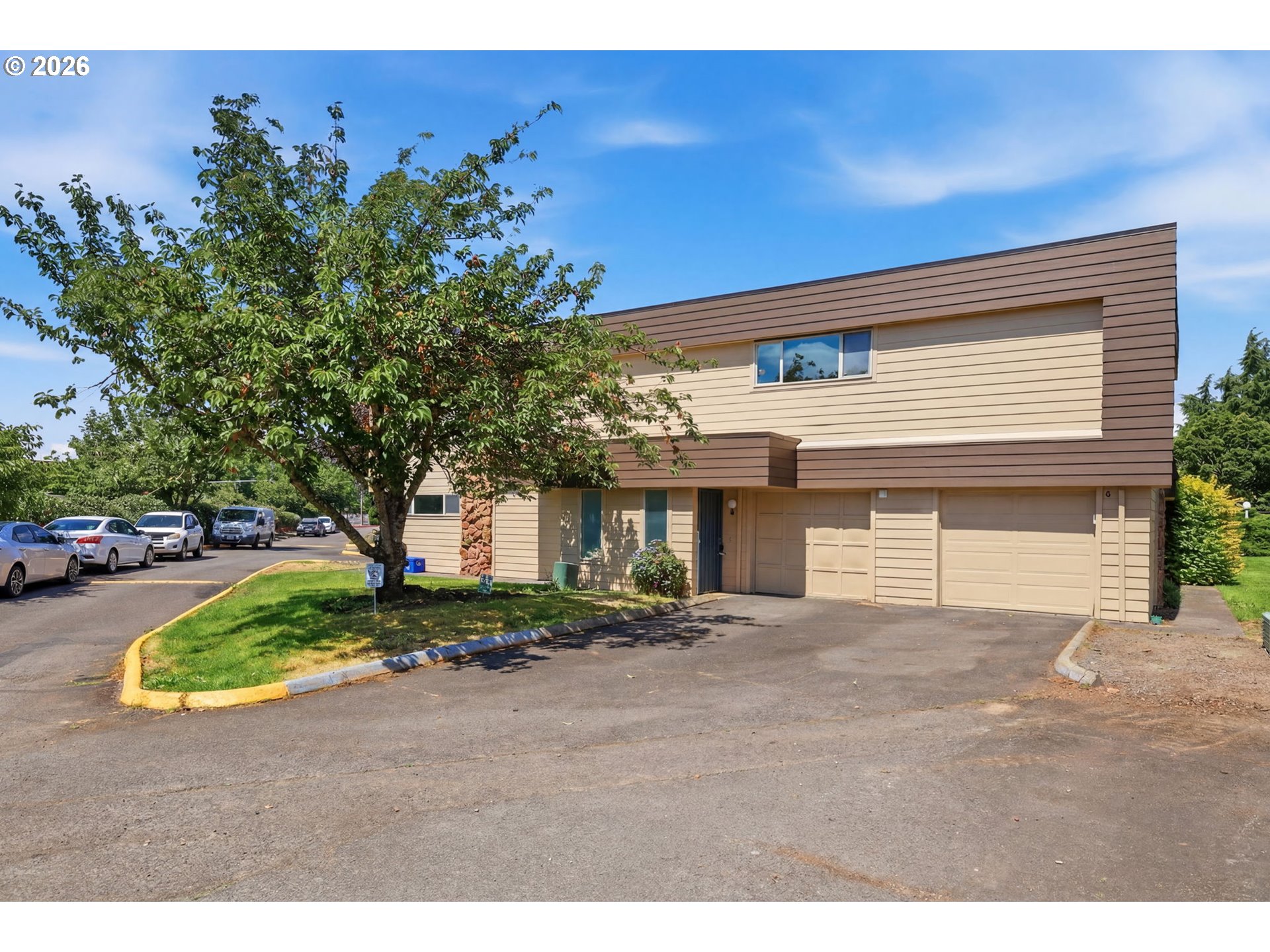 2727 GATEWAY ST, Springfield, OR 97477