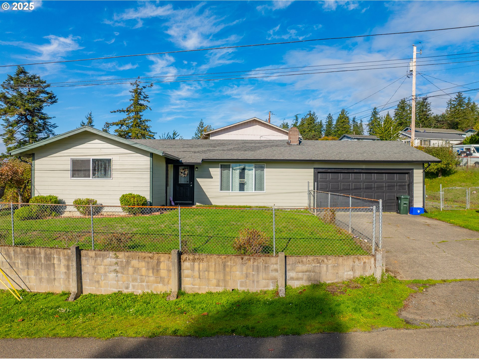 1893 SUNSET LN, MyrtlePoint, OR 97458