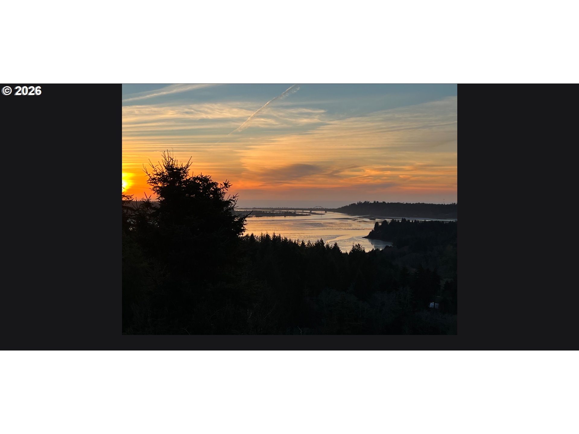960 BAYVIEW LOOP, Waldport, OR 97394