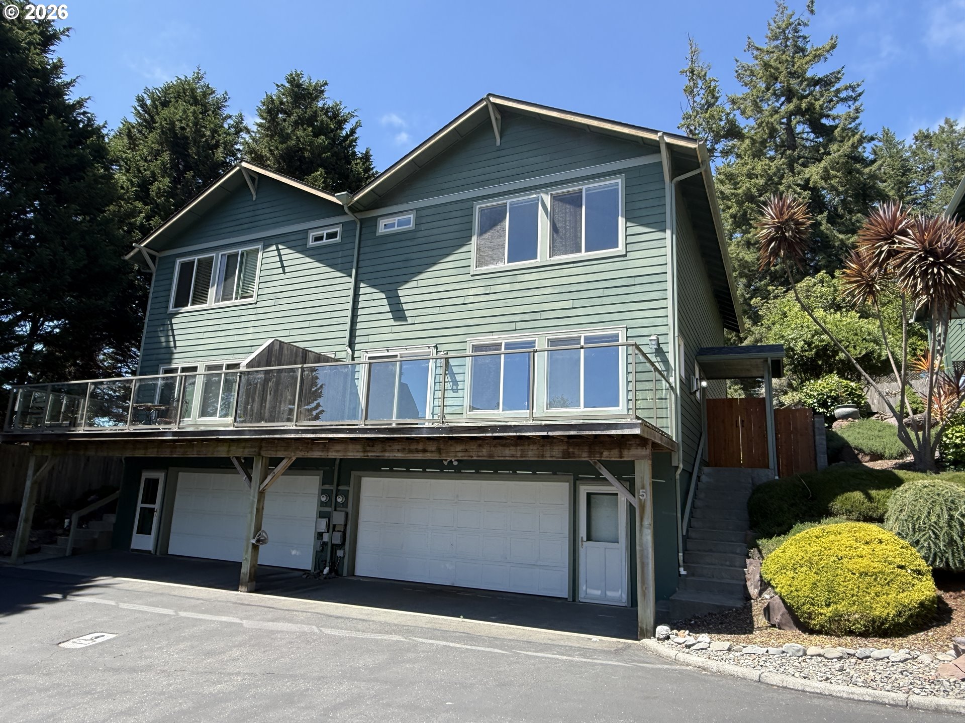 815 OLD COUNTY RD, Brookings, OR 97415