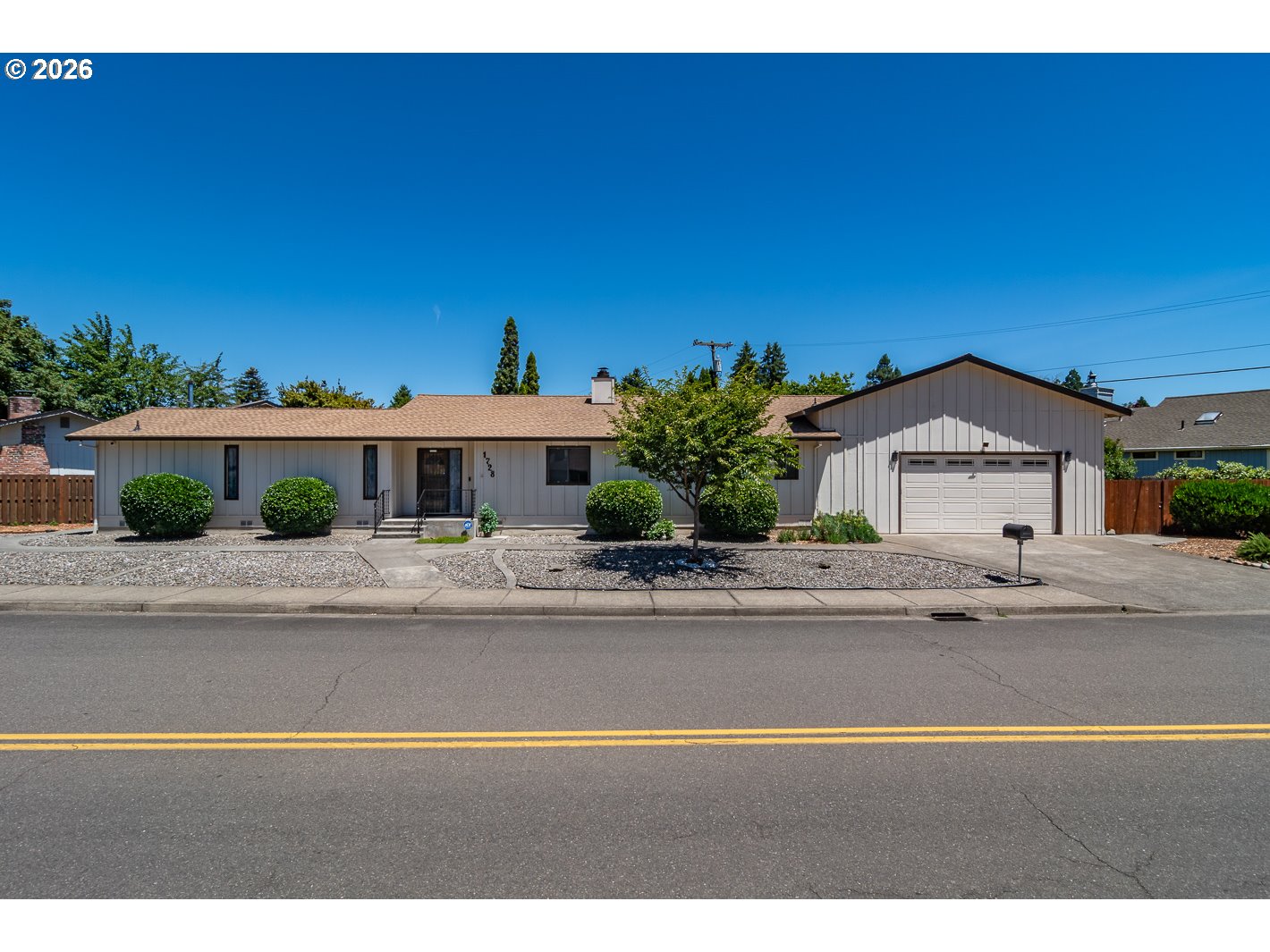 1728 HARVEY AVE, Roseburg, OR 97471
