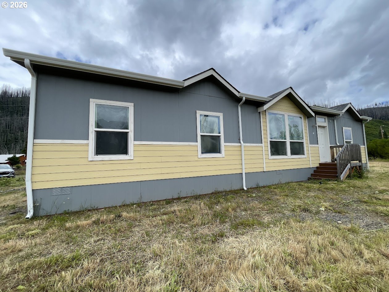 91163 YEAGER RD, BlueRiver, OR 97413