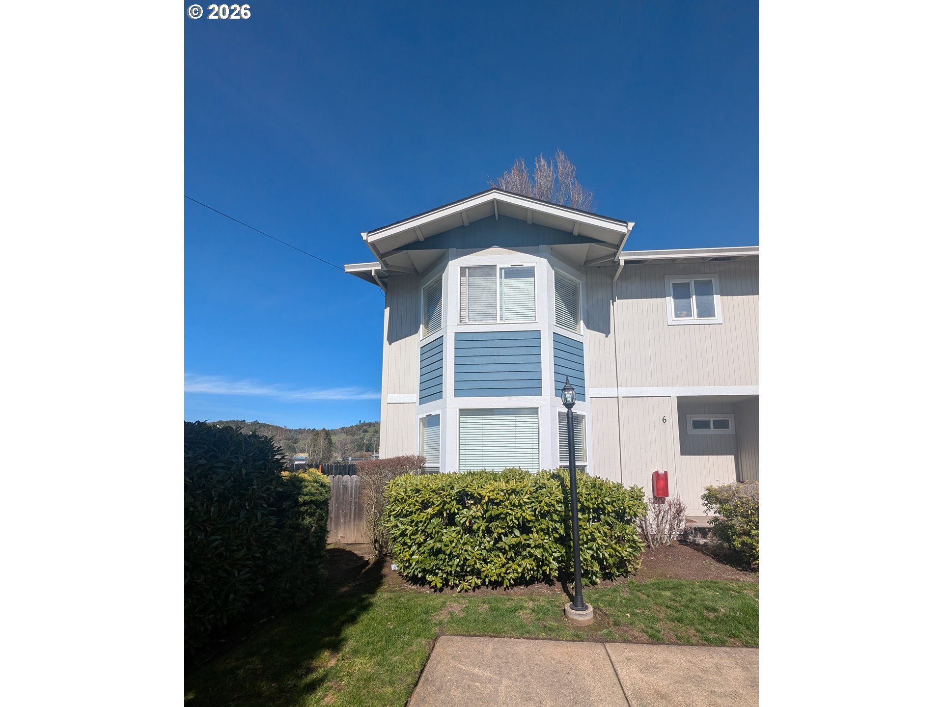 202 RIFLE RANGE ST, Roseburg, OR 97470