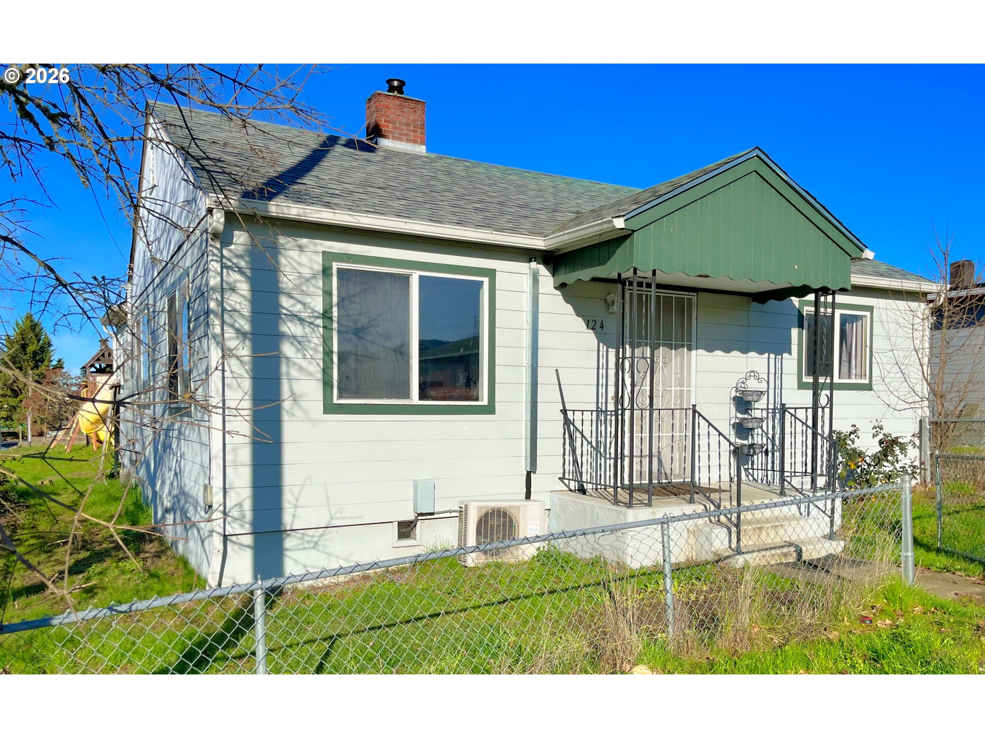 124 WEST AVE, Roseburg, OR 97470