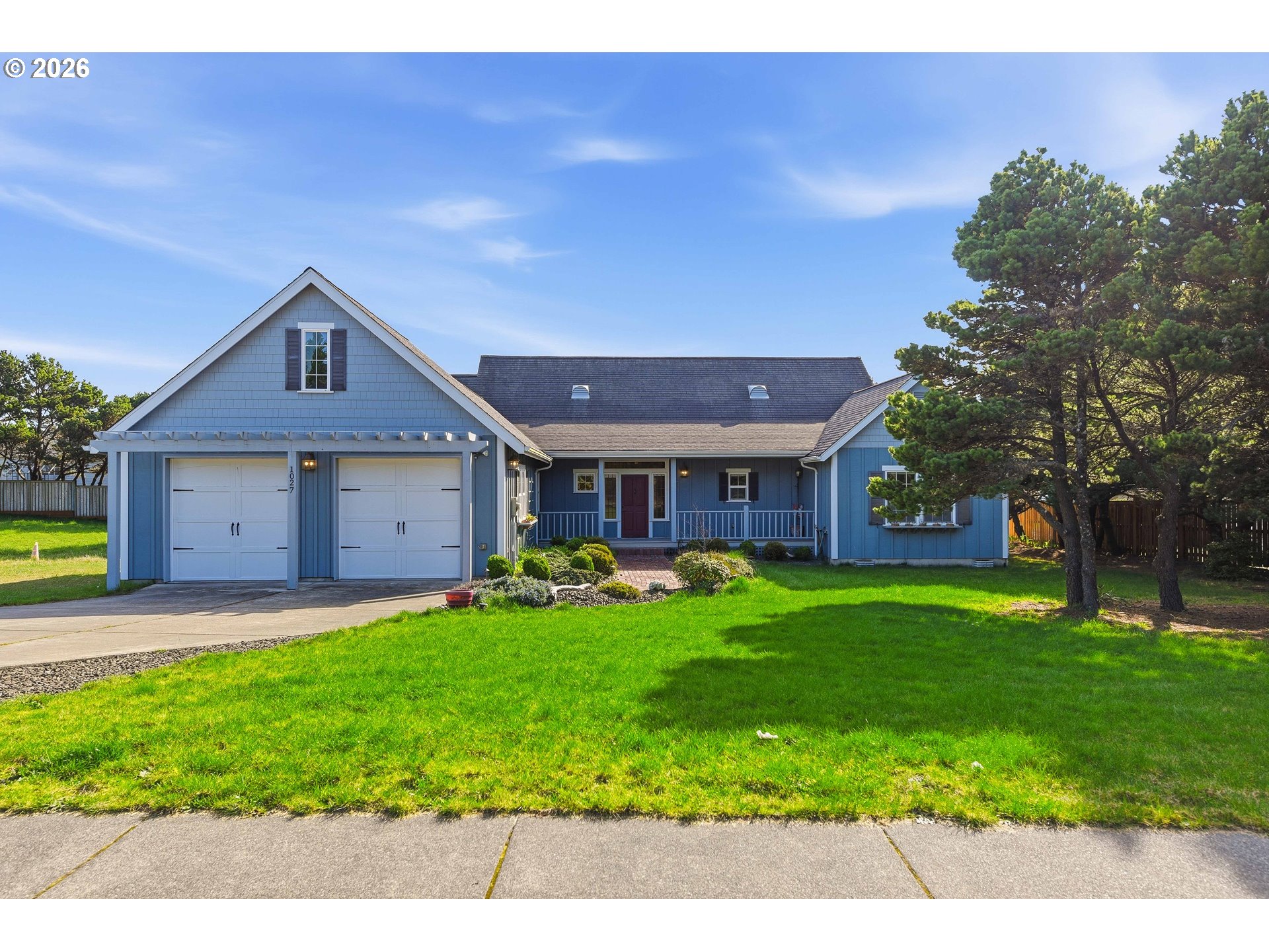 1027 SEABIRD DR, Bandon, OR 97411