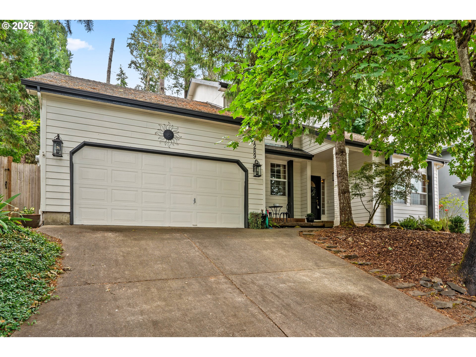 7289 GLACIER DR, Springfield, OR 97477
