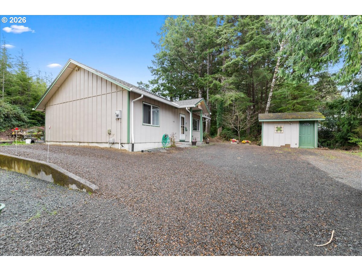 142 QUADRANT ST, RockawayBeach, OR 97136