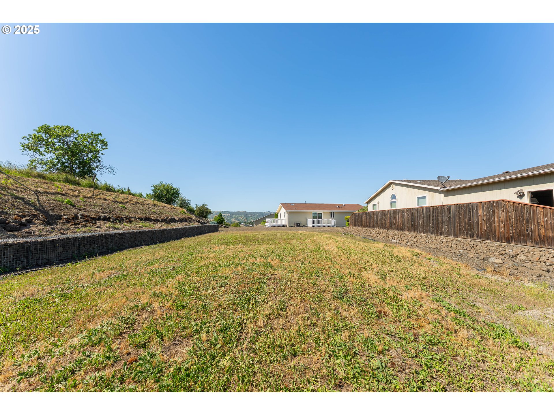 633 HIGHLAND VISTA LN, Roseburg, OR 97471