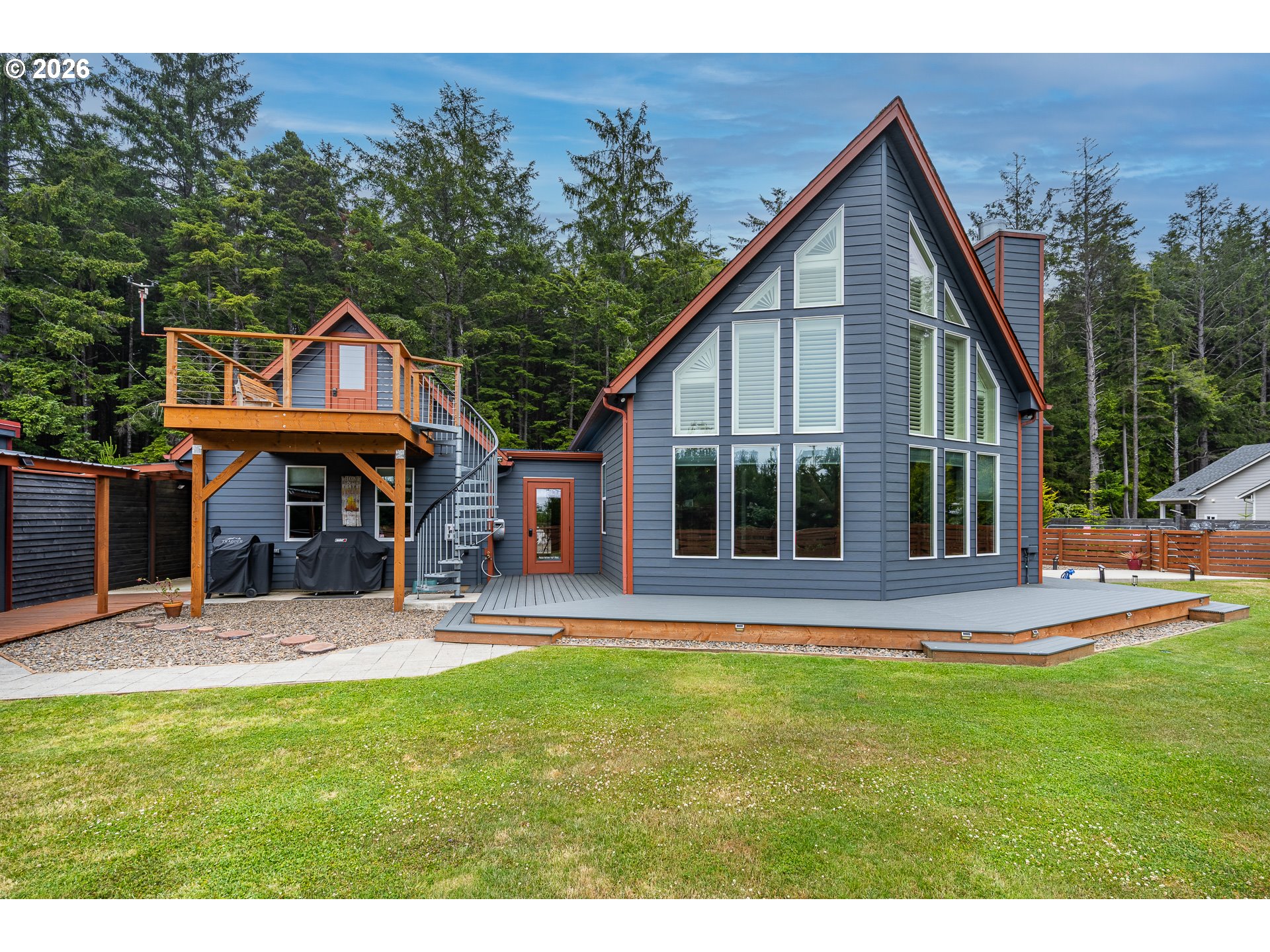 810 WAKEETUM ST, Waldport, OR 97394