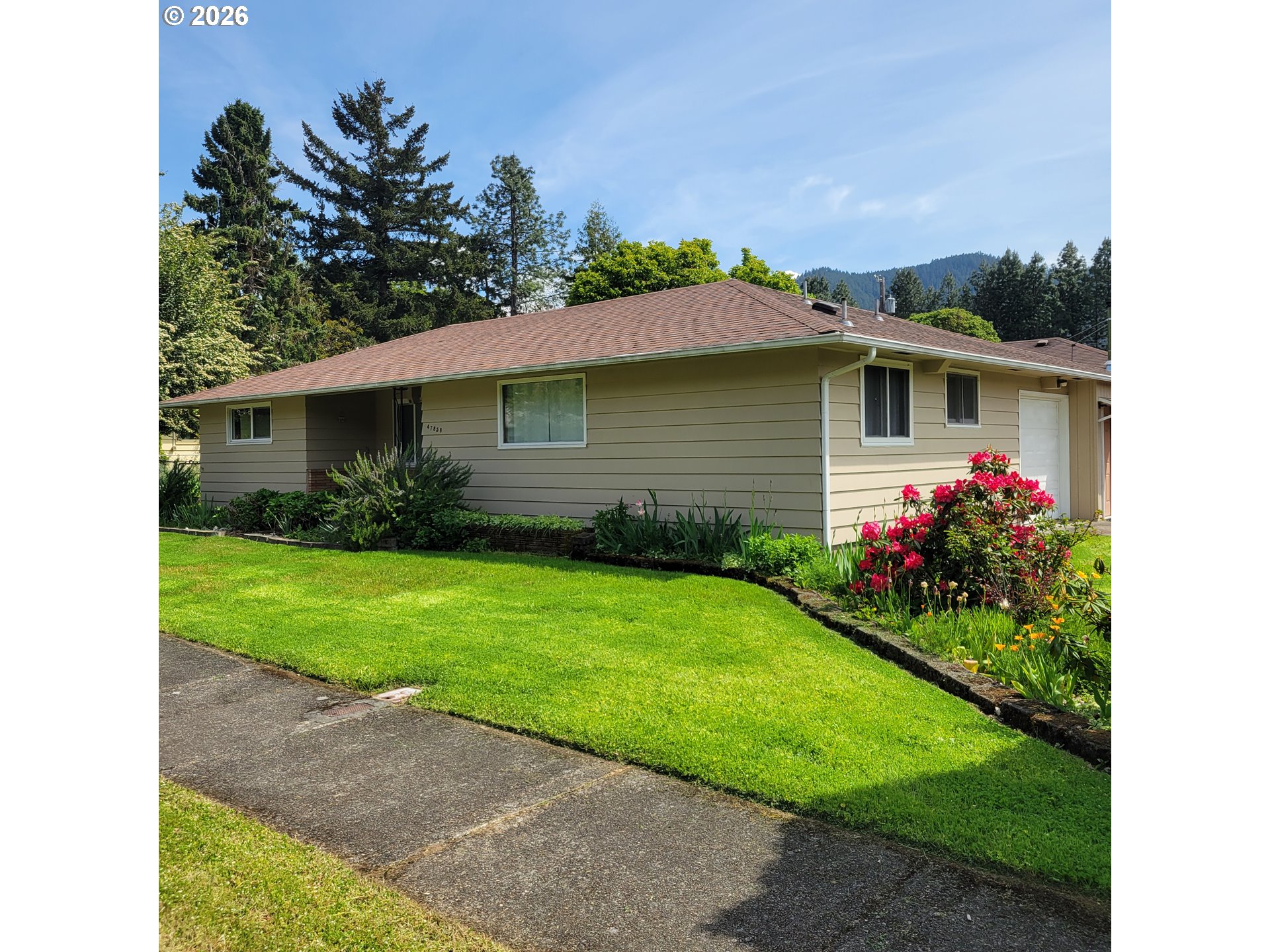 47858 1ST ST, Oakridge, OR 97463