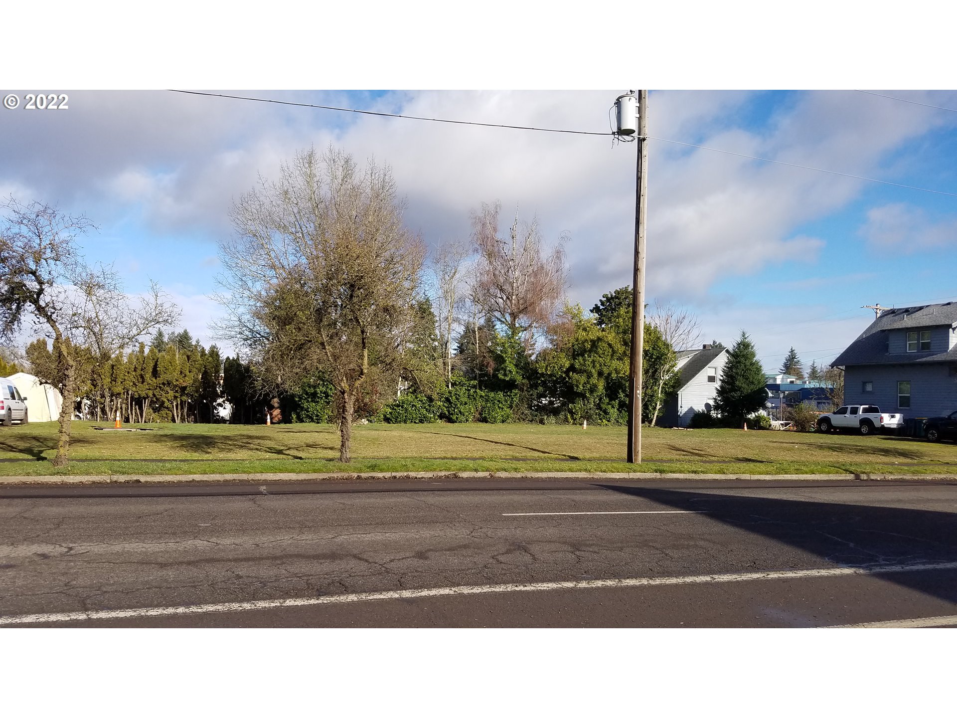 2323 19TH AVE, ForestGrove, OR 97116