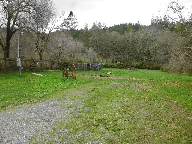 765 TUNNEL RD, Glendale, OR 97442
