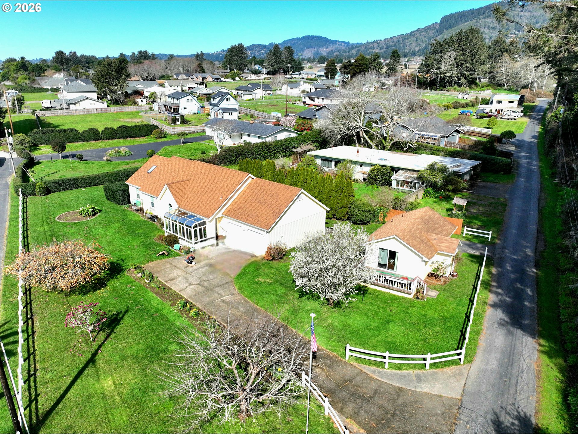 15482 MORRISON LN, Brookings, OR 97415