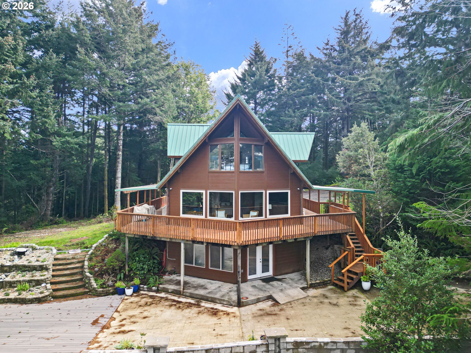 4 DOUG JOHNSON LN, PortOrford, OR 97465