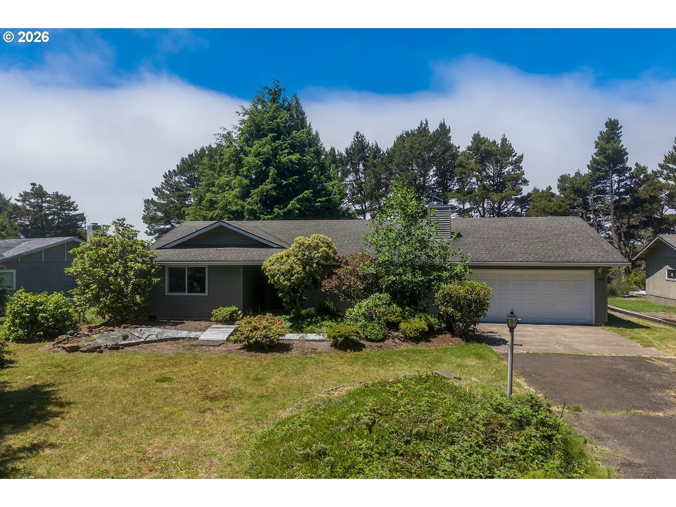 2520 CRESTLINE DR, Waldport, OR 97394