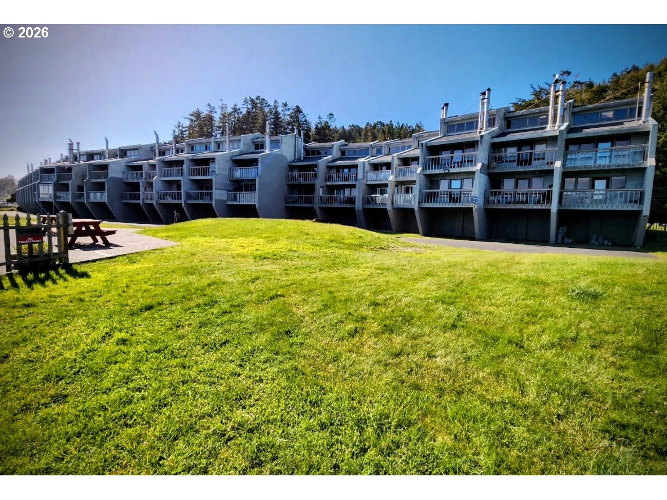 94304 WEDDERBURN LOOP, GoldBeach, OR 97444