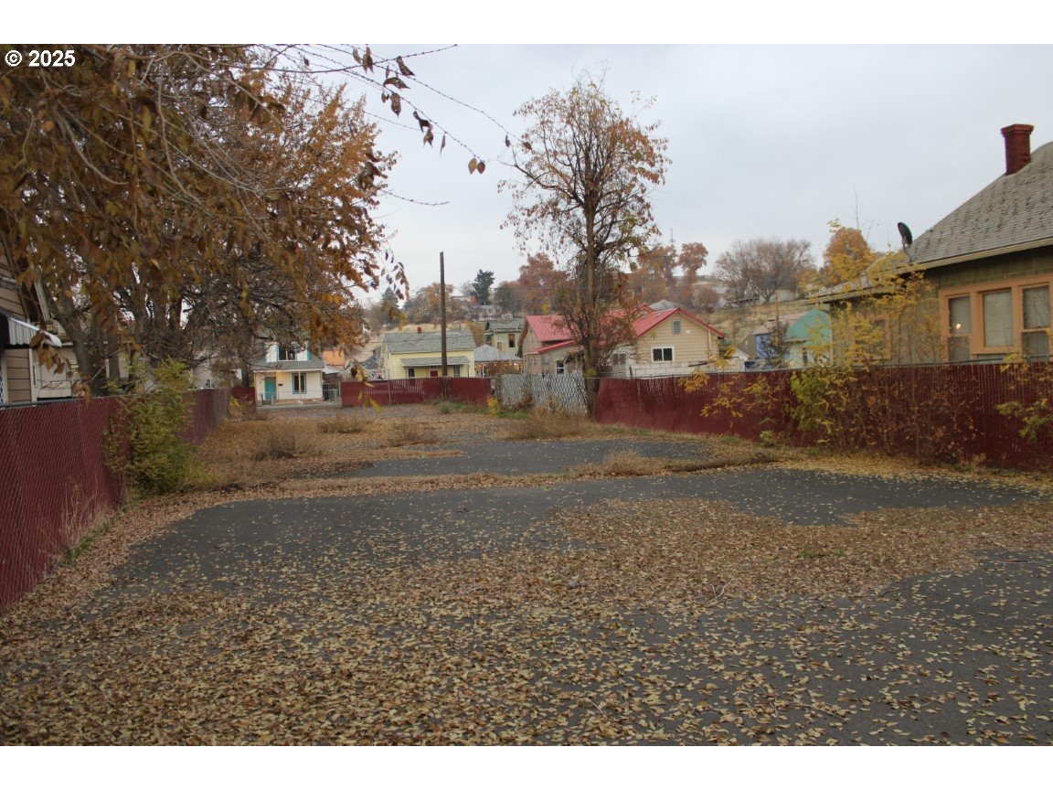 606 3RD ST, Pendleton, OR 97801