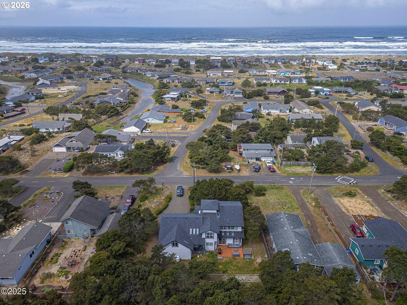 1201 BAYSHORE DR, Waldport, OR 97394