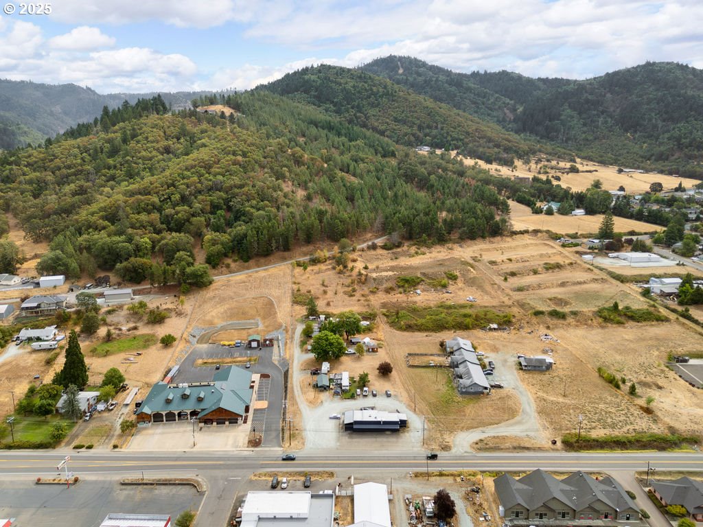 172 Old Pacific, MyrtleCreek, OR 97457
