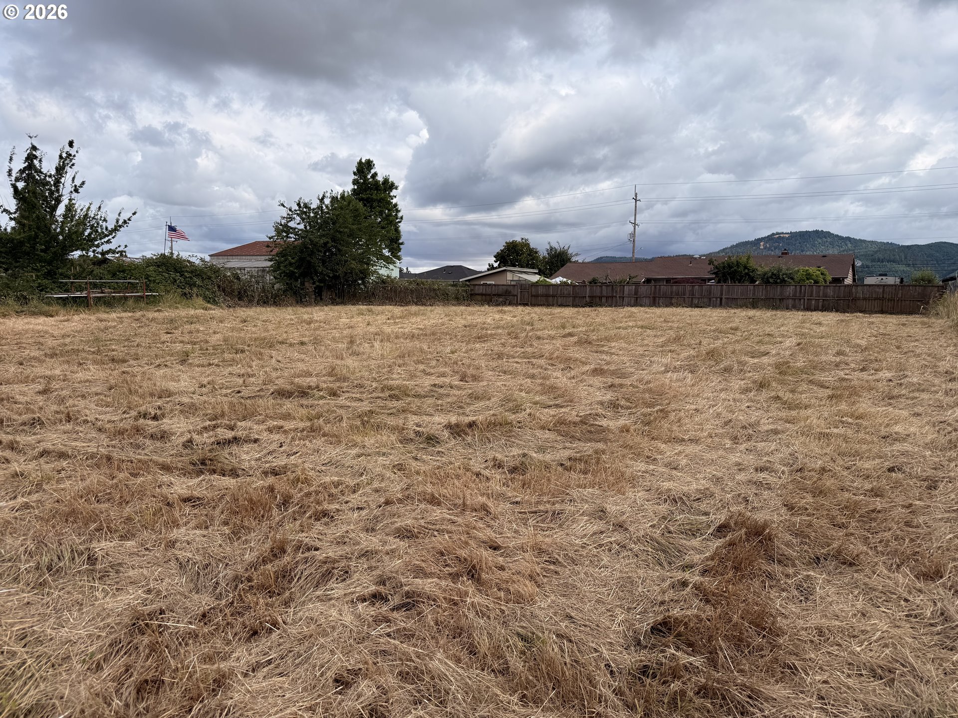 2496 R ST, Springfield, OR 97477
