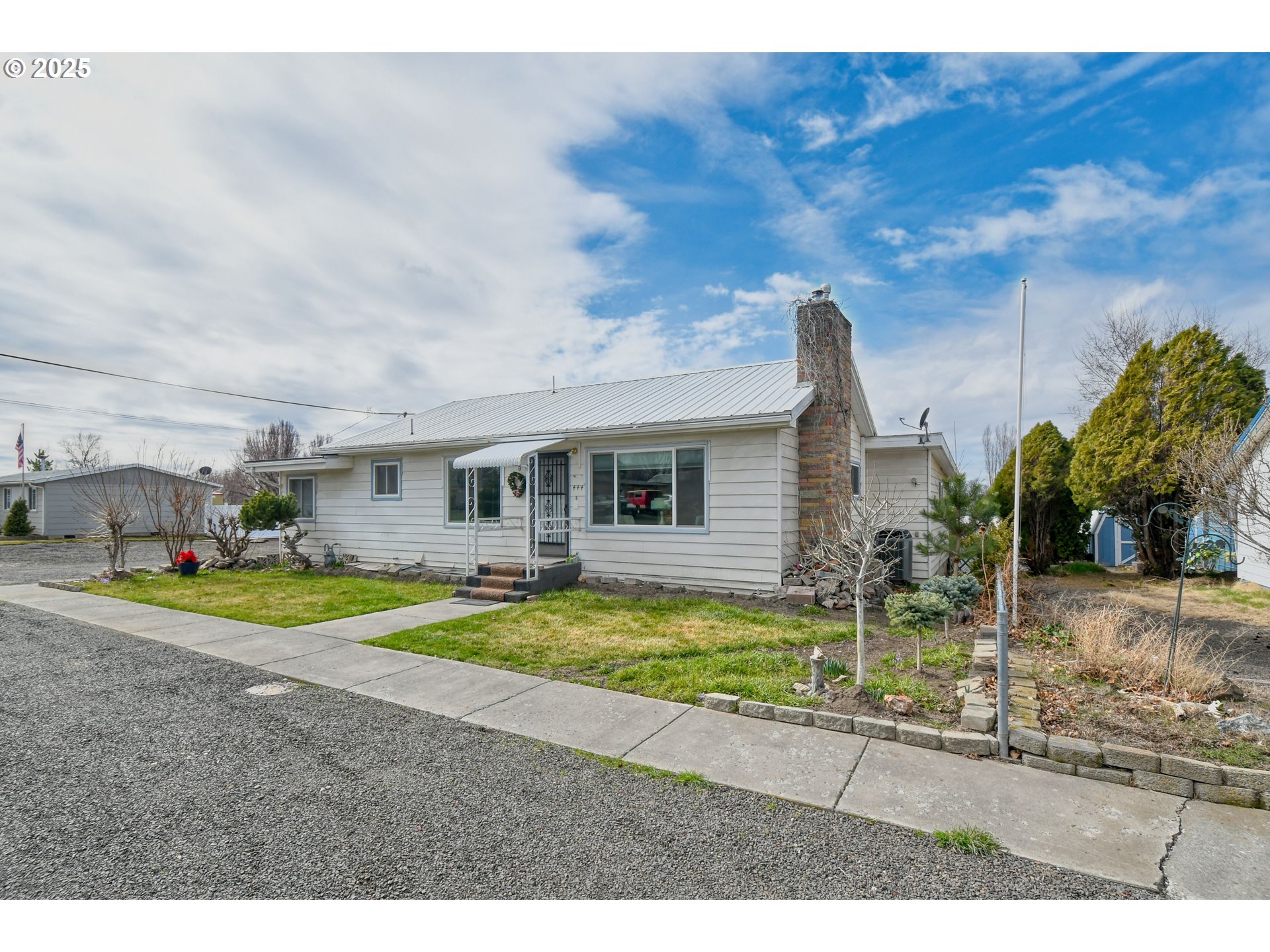 444 3RD ST, Athena, OR 97813