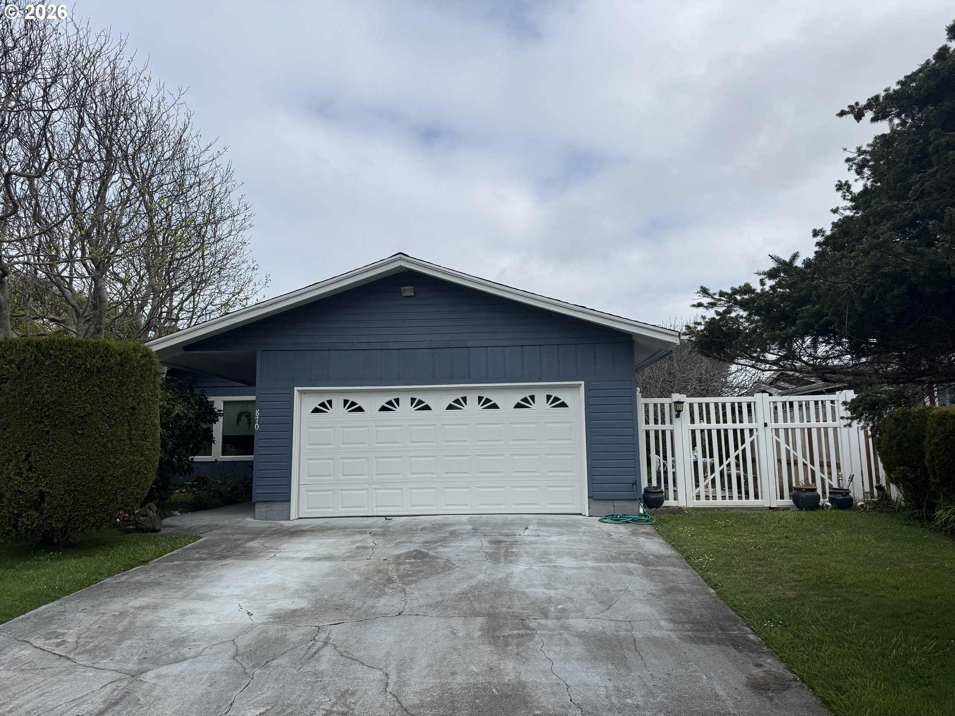870 12TH ST, Bandon, OR 97411