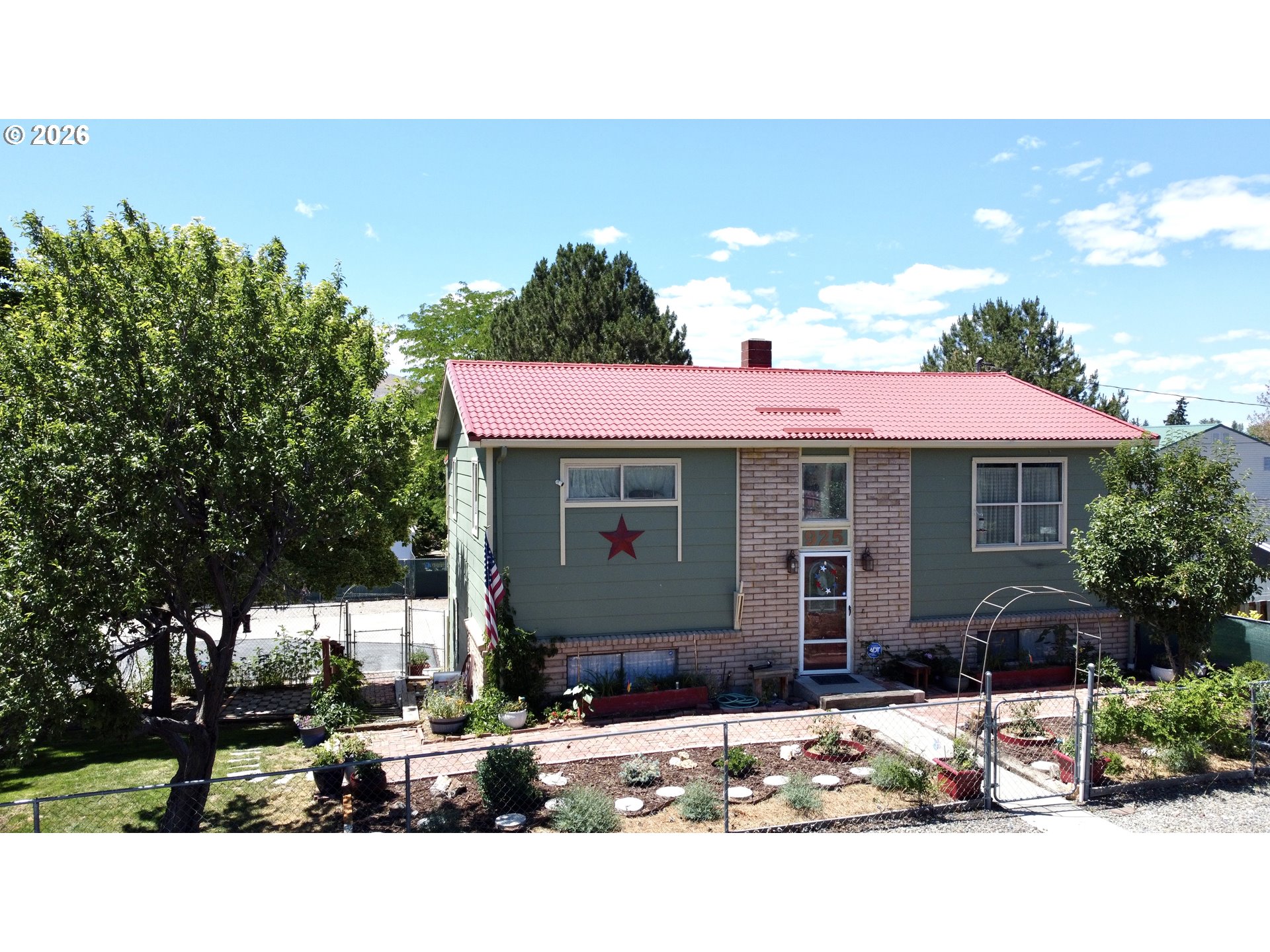 925 EAST ST, BakerCity, OR 97814