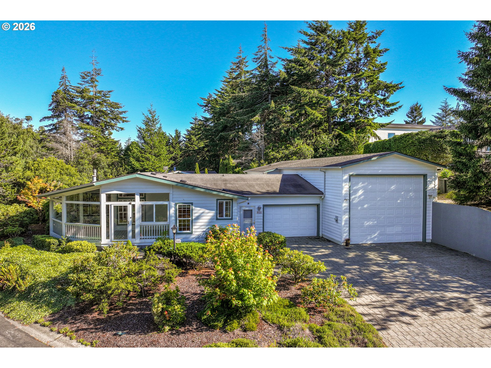 900 LILLIE CIRCLE DR, Florence, OR 97439