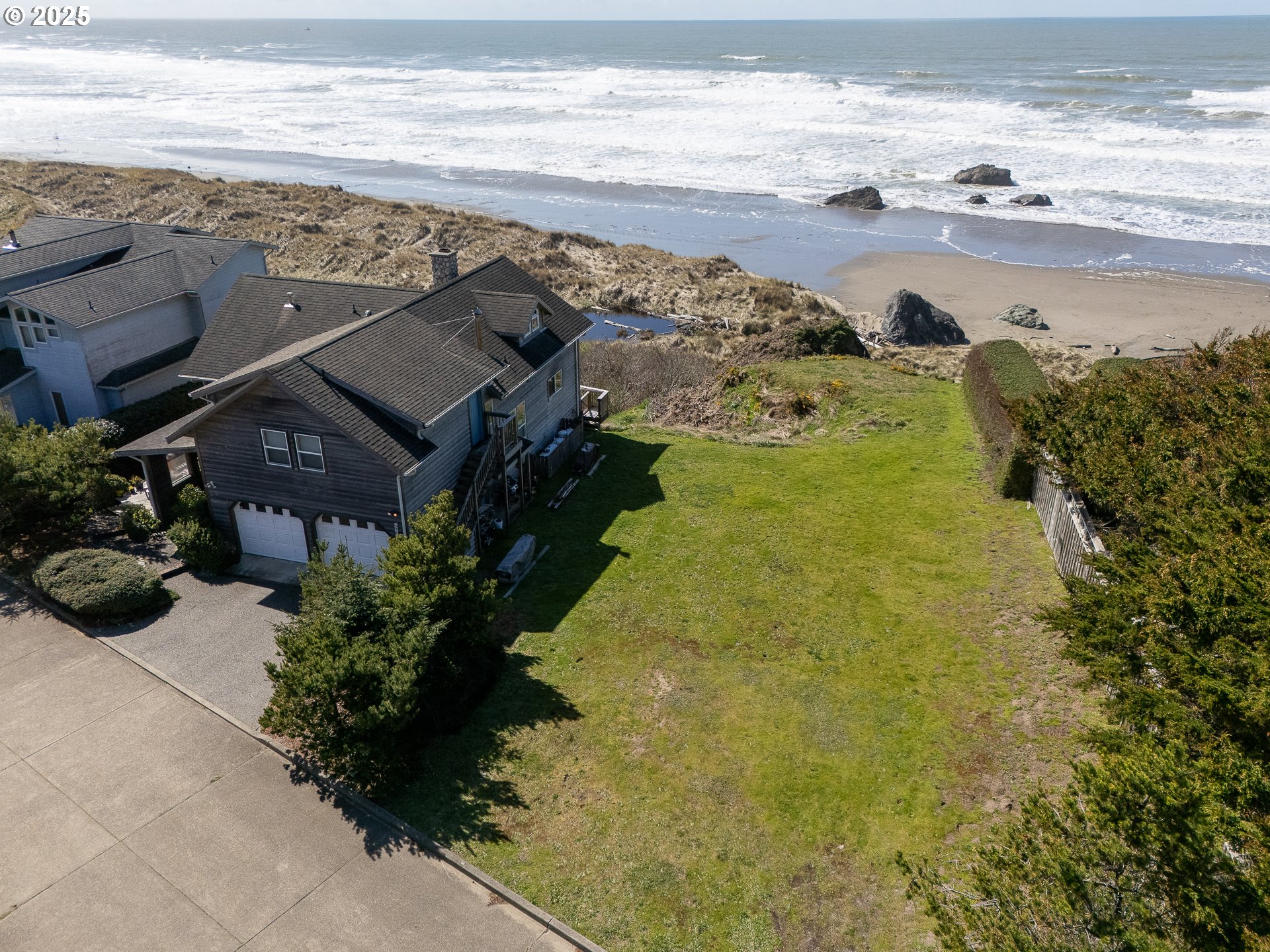 WHALE WATCH WAY, Bandon, OR 97411