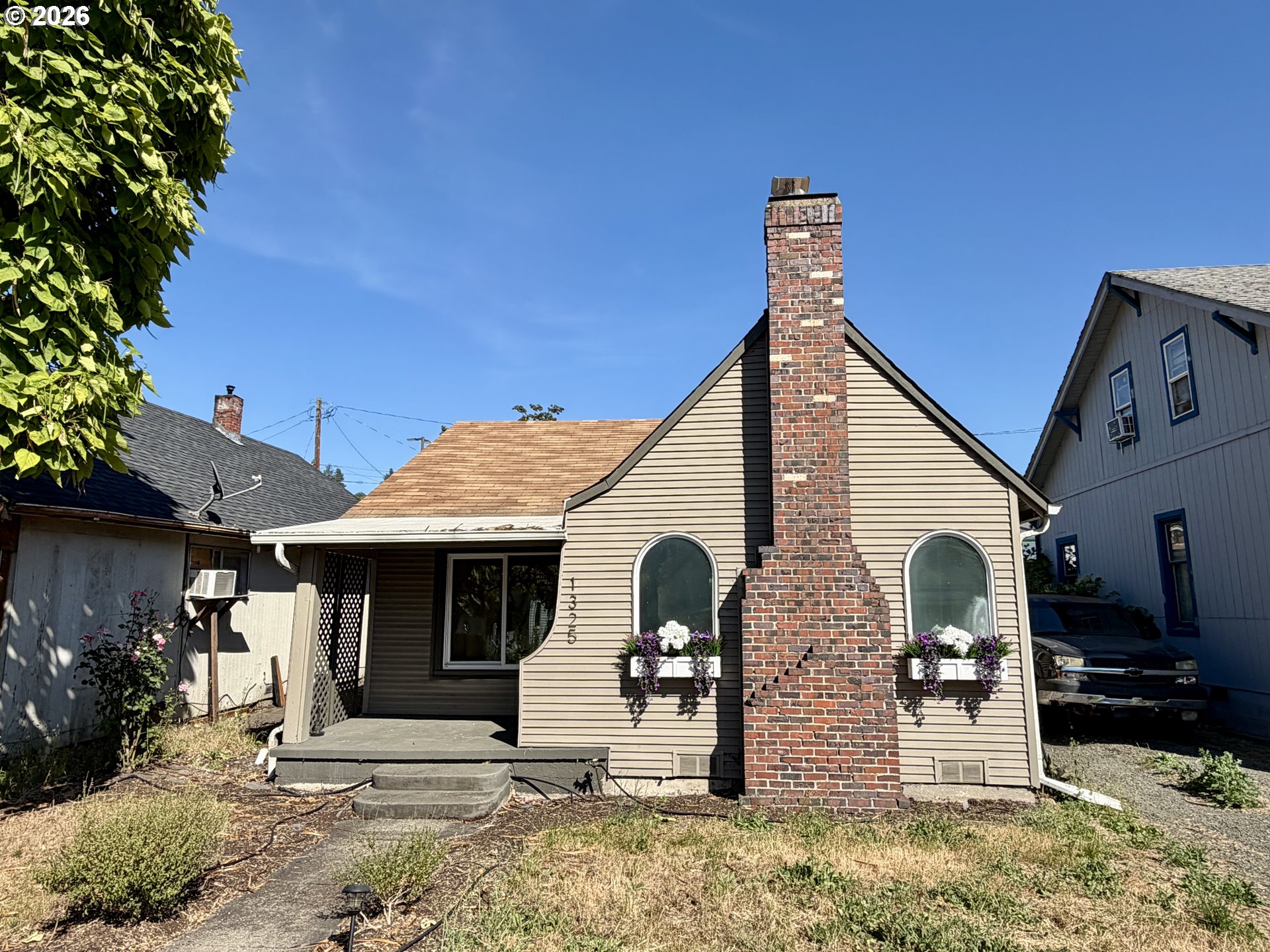 1325 PINE ST, Roseburg, OR 97470