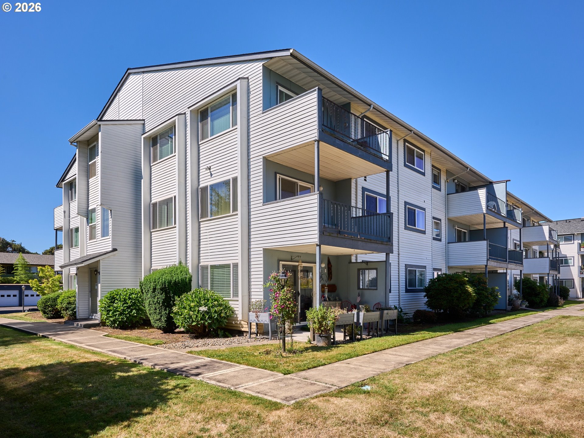 950 EVERGREEN RD, Woodburn, OR 97071