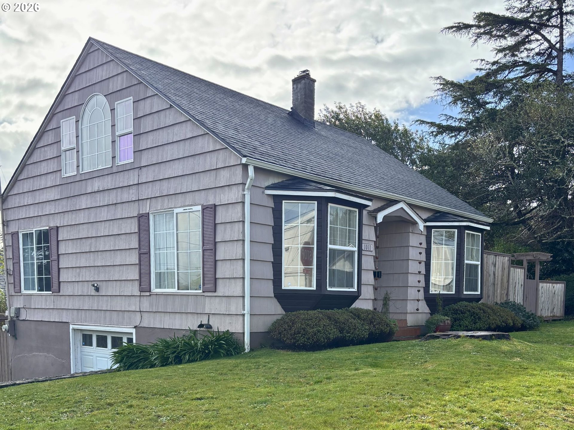 1011 INGERSOLL ST, CoosBay, OR 97420