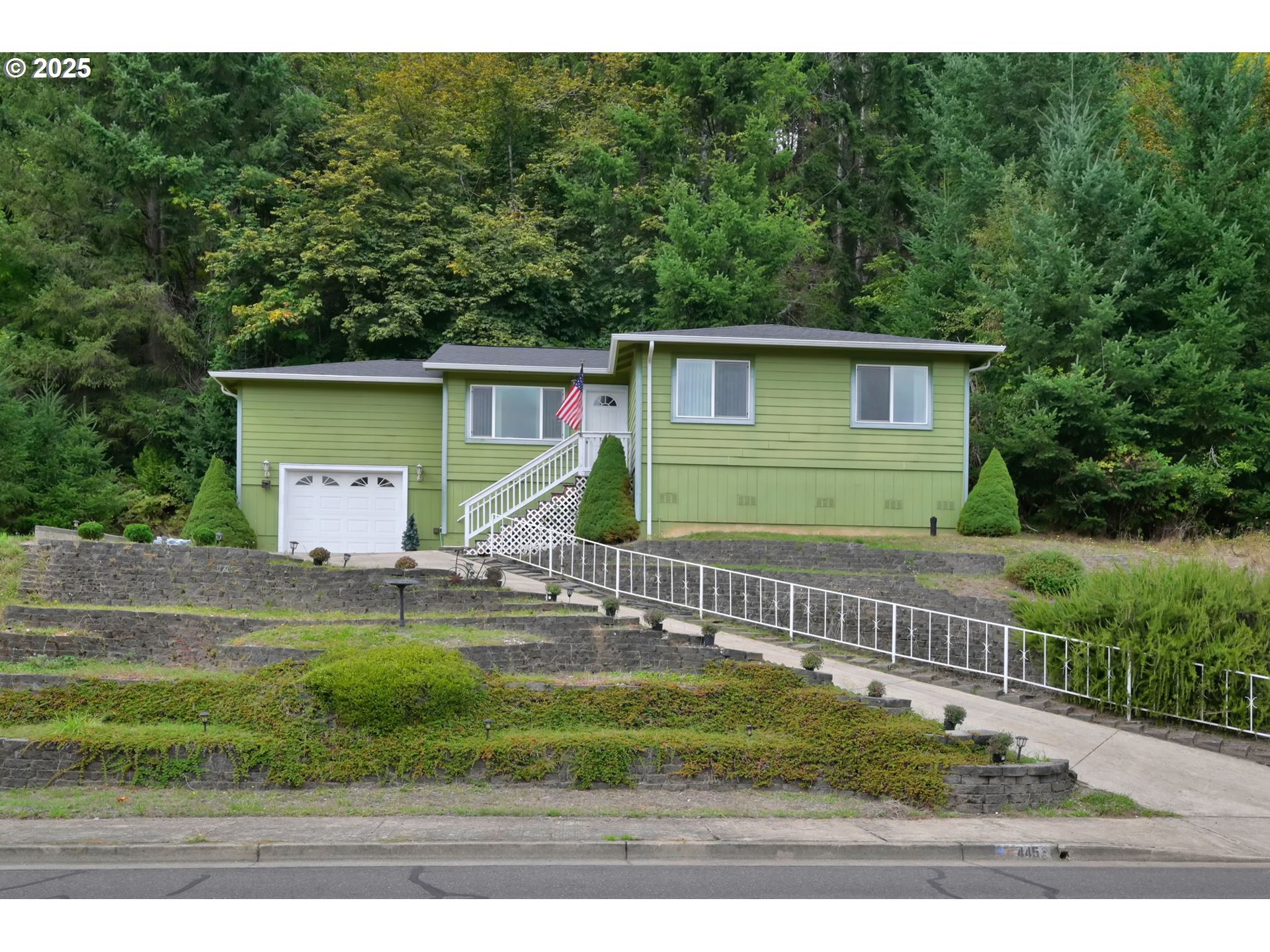 445 KALAPUYA WAY, CottageGrove, OR 97424